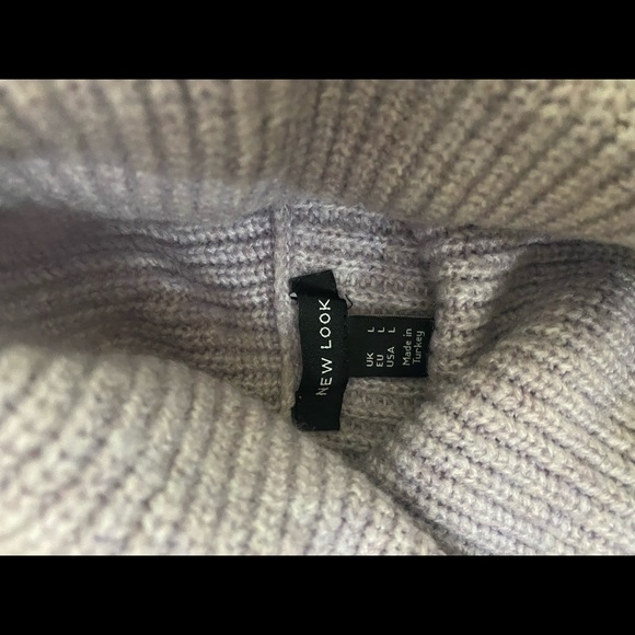 Light lavender cropped turtleneck sweater - Picture 3 of 4